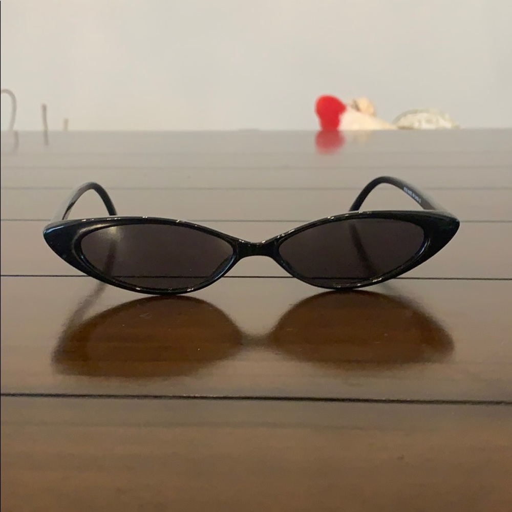 Tiny cat eye sunglasses